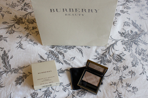 A New Obsession Burberry Pale Barley Eye Shadow.