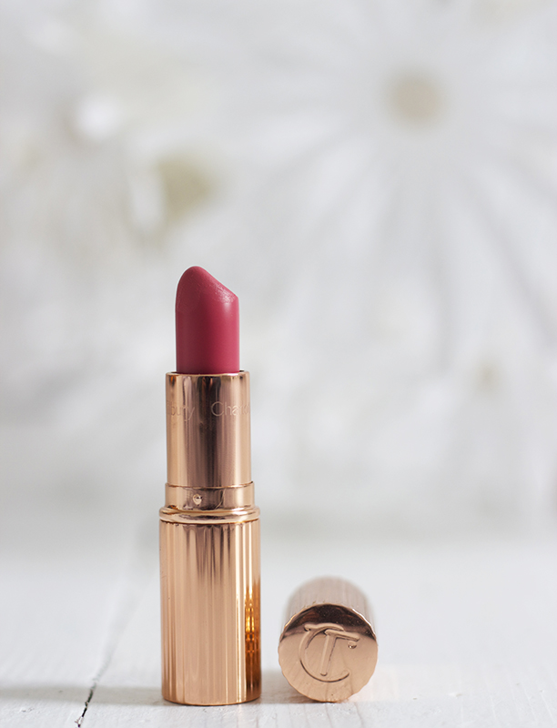 CHARLOTTE TILBURY COACHELLA CORAL LIPSTICK.