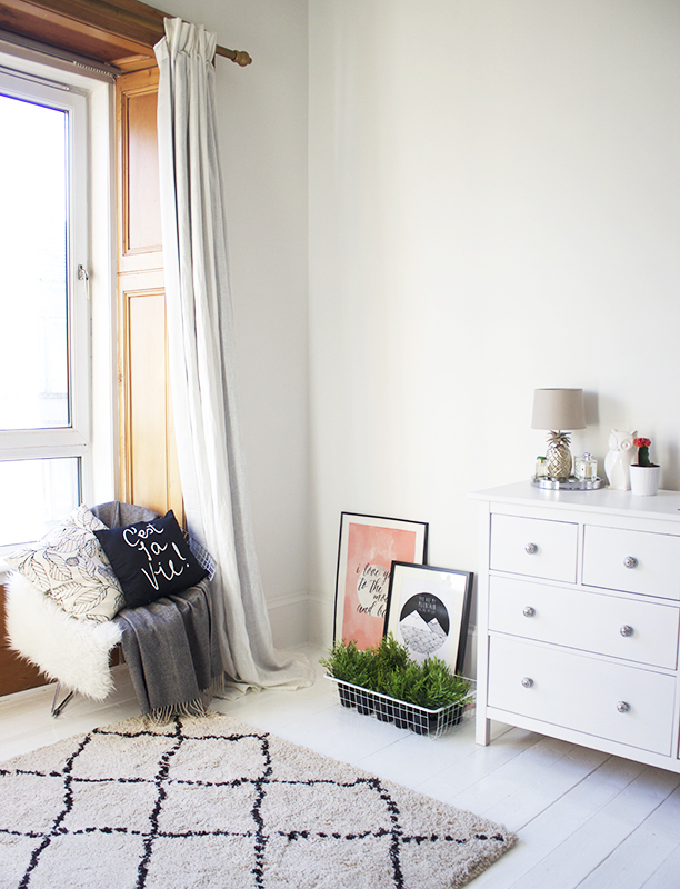 Living With White Floorboards.