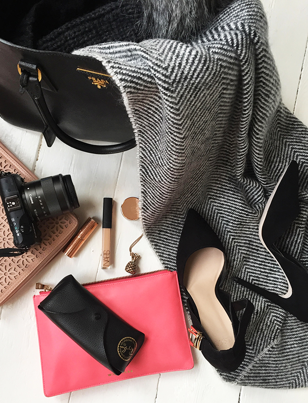 OVERSIZED WINTER SCARVES.