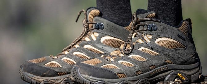 best hiking boots for flat feet